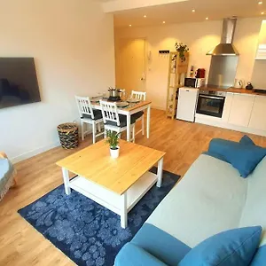 Feel At - 1 Min From Train Station Modern Renovated Flat Appartement